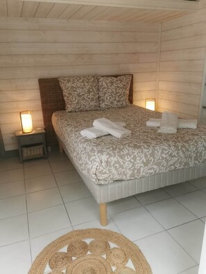 3 chambres, fer et planche à repasser, lit parapluie, Wi-Fi gratuit