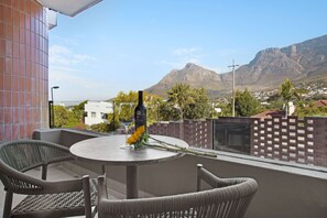 Apartment (1 Bedroom) | Terrace/patio - The Cedar Unit 101 (Cape Town)