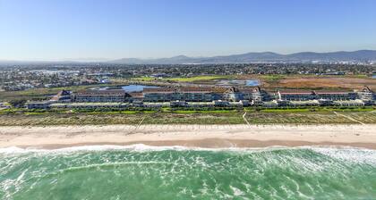 Dolphin Beach H301