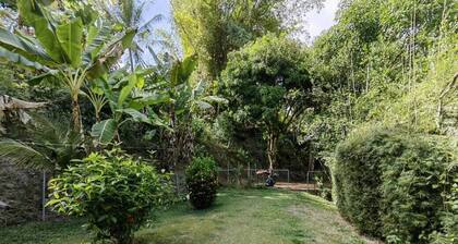 Beatiful Cozy House/Nice garden-near to the beach