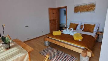 1 多间卧室、床单