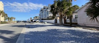 Free Pet & special pricing!  The Whale 2: Cozy 2-Bedroom Cottage