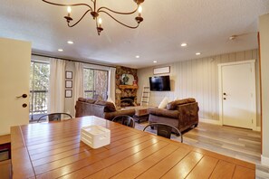 Interior - Dog Friendly, Ski In/Ski Out Condo, Perfect Location, High Capacity CM325 (Copper Mountain)