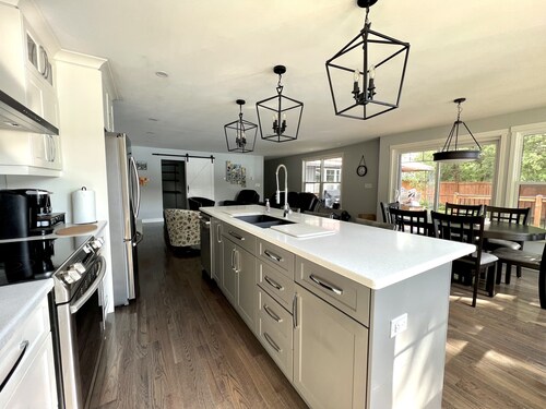 Chalet sur le bord de l'eau à 15 minutes des Mille-Îles.