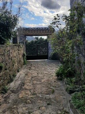 Property grounds - Maison de Charme Individuelle Dans un Écrin de Verdure (Vesseaux)