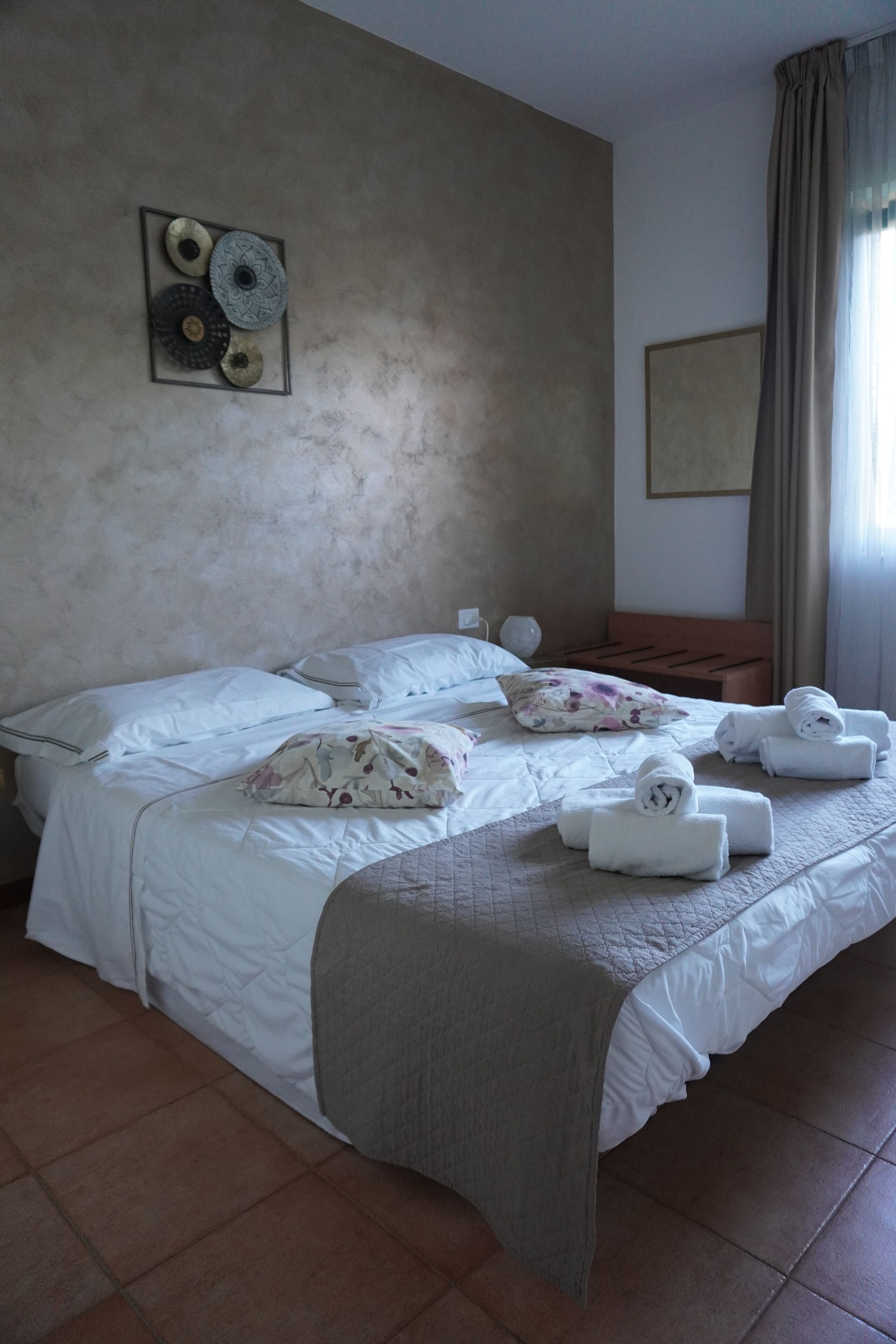 クラシック ダブルまたはツインルーム | 高級寝具、低反発ベッド、デスク