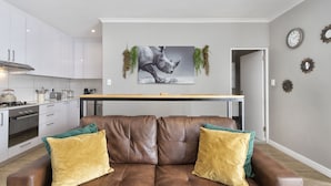 Apartment (2 Bedrooms) | Living area - Nirvana 12 (Cape Town)