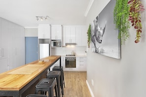 Dining room - Nirvana 12 (Cape Town)
