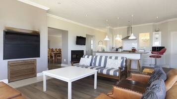 Rumah (5 Bedrooms) | Interior