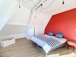 5 habitaciones, tabla de planchar con plancha y wifi