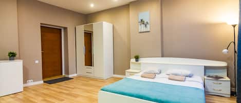 1 bedroom, iron/ironing board, WiFi, bed sheets