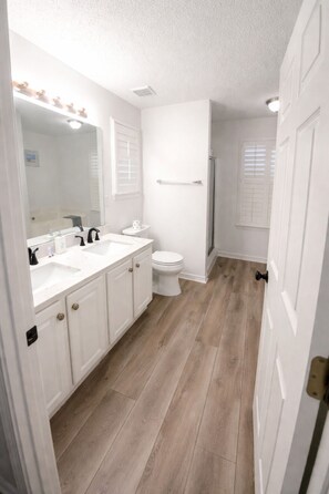 Towels, soap, shampoo, toilet paper