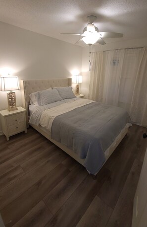 3 sovrum, strykjärn/strykbräda, gratis wi-fi och sängkläder