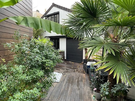 Terrace/patio. Maison Darchitecte