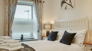 2 bedrooms, free WiFi, bed sheets