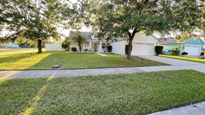 Property grounds - Harmony Place Gorgeous 3 Beds and 2 Baths Home with Pool.  (Kissimmee)