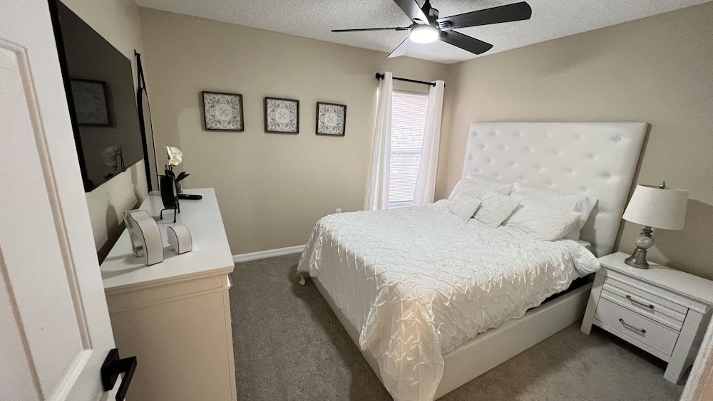 Harmony Place 3 Beds and 2 Baths Home with Pool. Crescent