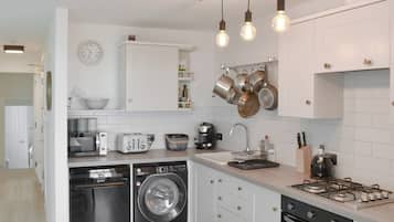 Dishwasher, highchair