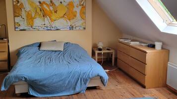 5 bedrooms, free WiFi, bed sheets