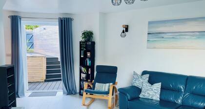 Little Sea View - House with gated beach access