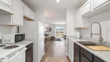 Condo, várias camas, sacada, vista para a montanha (Ozark Mountain Overlook) | Cozinha privada | Cafeteira/chaleira