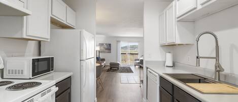 Apartment, Mehrere Betten, Balkon, Bergblick (Ozark Mountain Overlook) | Eigene Küche | Wasserkocher mit Kaffee-/Teezubehör