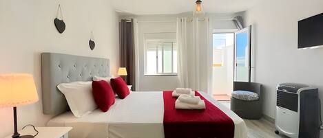 3 bedrooms, iron/ironing board, travel crib, free WiFi