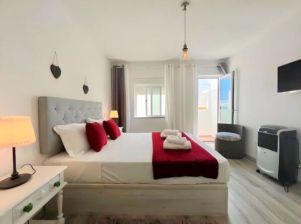 3 chambres, fer et planche à repasser, lit parapluie, Wi-Fi gratuit