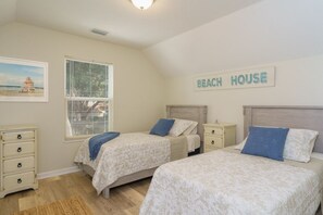 Spa - Tranquil beach cottage in historic American Beach! 5 min walk to the beach! (Fernandina Beach)