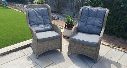 Summer House Cabin, With Outside Space, Sleeps 2 Adults and Child, pet Friendly