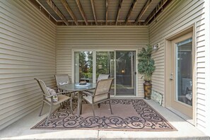 Condo, Multiple Beds, Patio, Garden View (*New* Blue Heron Hideaway) | Outdoor dining