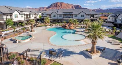 Coral Paradise Community Pool