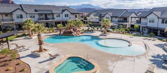 Coral Paradise Community Pool