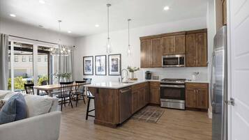 Townhome, Multiple Beds, Patio, Mountain View (Coral Paradise) | Private kitchen