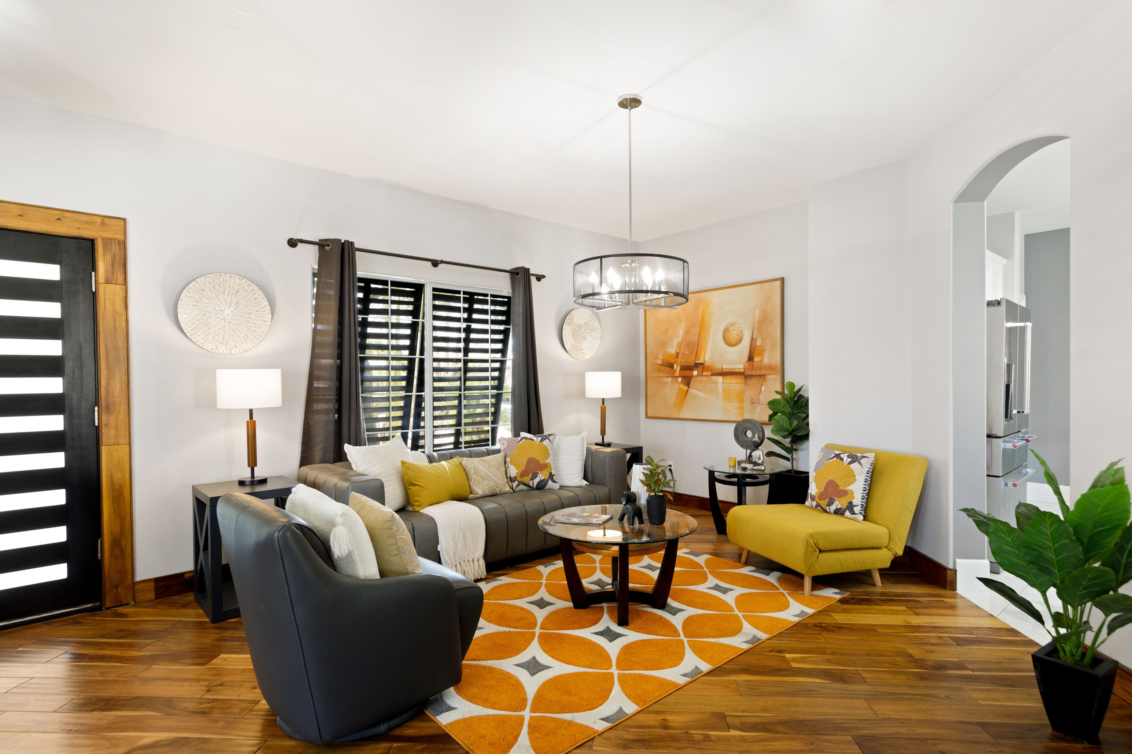 Maison, Plusieurs lits, accès à la piscine, vue sur la piscine (Haleola Palm Springs) | Aire de séjour | Téléviseur à écran plat de 50 po avec télévision numérique, foyer