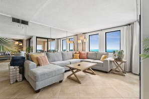 Smart TV, video games - SnowBirdsWelcome-GulfView-HeatedPool (Destin)