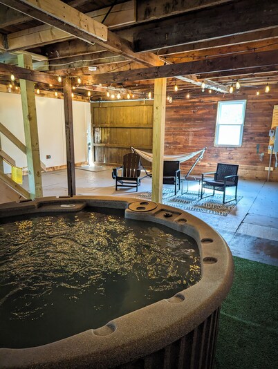 Private Hot Tub Suite