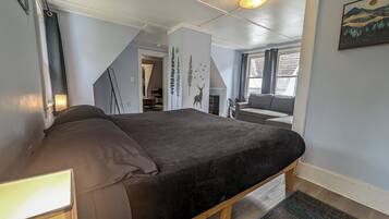 2 chambres, bureau, fer et planche Ă repasser, lit parapluie