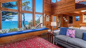 Maison, plusieurs lits, cheminée, vue océan | Intérieur