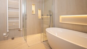 Family House, 5 Bedrooms, Sea View | Bathroom | Combined shower/tub, deep soaking tub, hydromassage showerhead