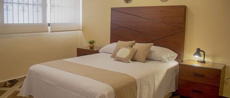 3 bedrooms, in-room safe, iron/ironing board, free WiFi