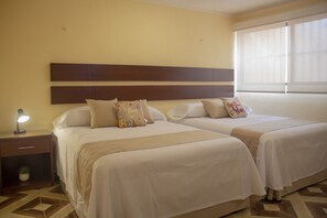 3 bedrooms, in-room safe, iron/ironing board, free WiFi