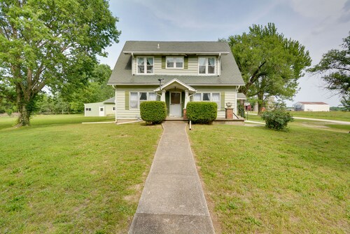 Pet-Friendly Home: Patio & Yard in Sheldon