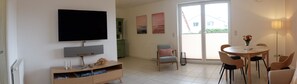 Dining - Apartment "Meine Auszeit", 2 adults + 1 infant, 1 bathroom, terrace, WLAN (Koserow)