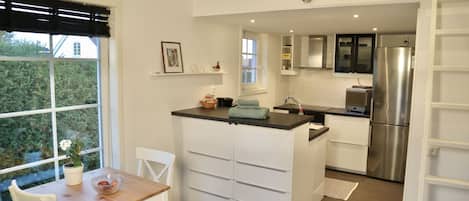 Superior villa, meerdere bedden | 1 slaapkamer, een minibar, individueel gedecoreerd