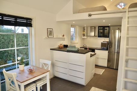 1 habitación, minibar, decoración personalizada y muebles diferentes