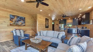 Living area - Pet Friendly Cabin Hot Tub, Games & Fishing Pond (Sevierville)