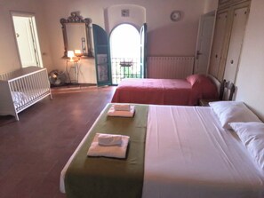 3 bedrooms, desk, iron/ironing board, WiFi - Poderino La Noce, room for 4 people, Wi-Fi, View, Garden (Toscana)