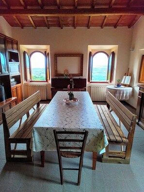 Dining - Poderino La Noce, room for 4 people, Wi-Fi, View, Garden (Toscana)