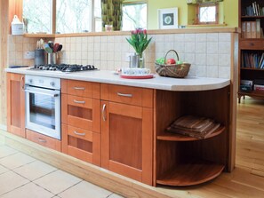 Geschirrspüler, Hochstuhl, Gefrierschrank